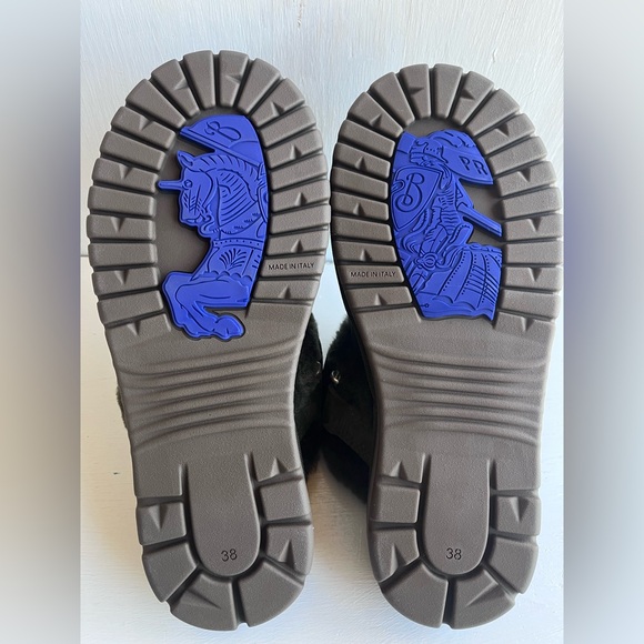 🔴SOLD🔴 BURBERRY Snug Genuine Shearling Clog 38- Loch - Picture 9 of 13